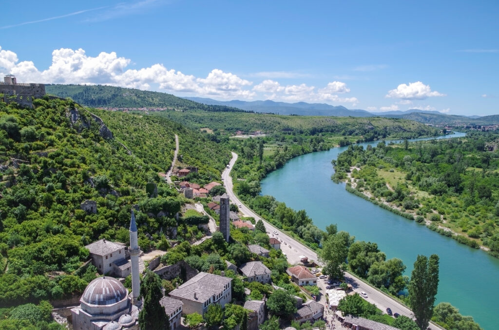 Scenic,View,Of,The,Mosque,,Tower,,Medieval,Fortress,Wall,,Valley